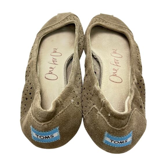 Toms Beige Taupe Casual Flats Boho Slip On Loafers Laser Cut Outs Shoes sz 8 - Picture 11 of 16